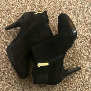 Bandolino heel ankle boots